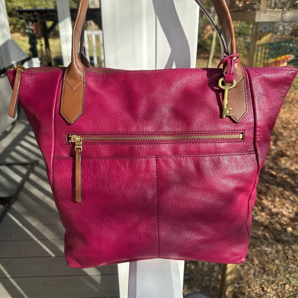 Fossil Key Fiona Raspberry Large Shoulder Bag  Excellent used condition!!